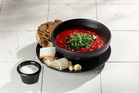 Борщ с копченым салом