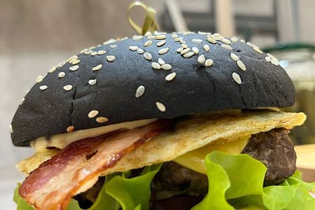 Бургер Чёрный русский