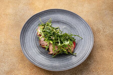 Салат Рукола с ростбифом