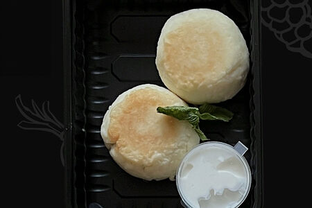 Сырники ванильные с кокосом и сметаной