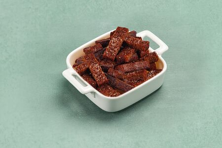 Гренки чесночным соусом