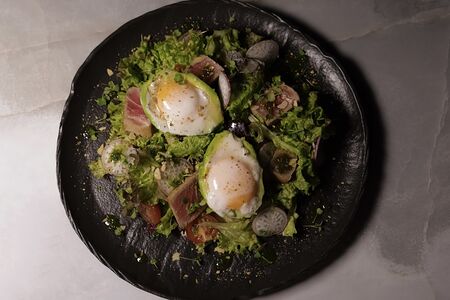 Салат с тунцом