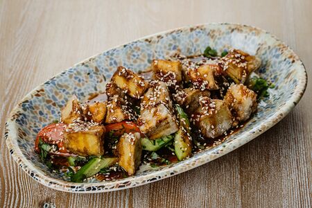 Салат с хрустящими баклажанами