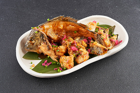 Дорадо в тайском стиле