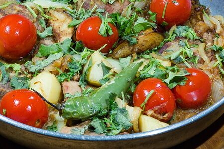 Тава кавурма из телятины на 2 персоны