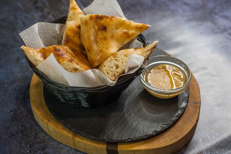 Лепешка на мангале