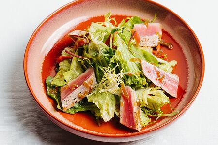 Салат с тунцом