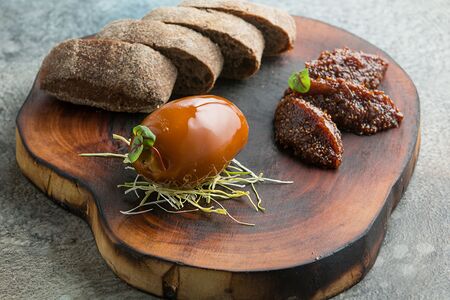 Паштет из фермерской утки с инжирным конфитюром