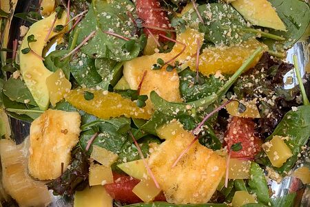 Салат из сезонных овощей