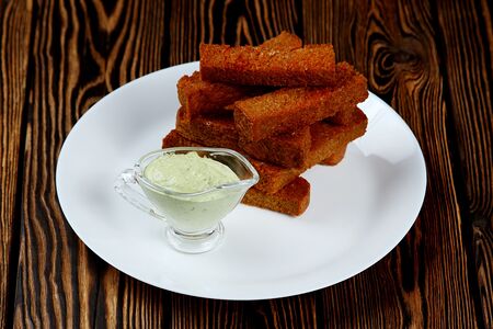 Гренки чесночные