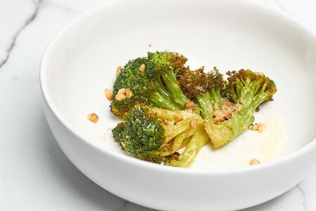 Брокколи с пармезаном