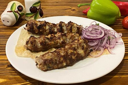 Люля-кебаб из говядины с сыром и грибами