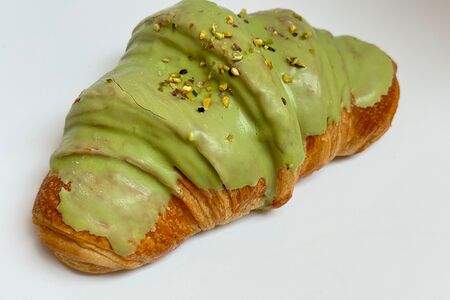 Круассан Фисташковый