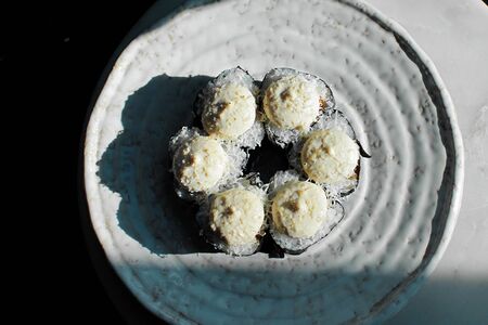 Ролл с креветкой