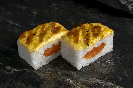 Осидзуси с лососем