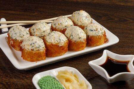 Горячий ролл Бэби маки с креветкой темпура