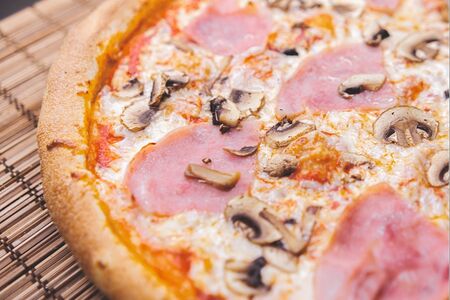 Ветчина и грибы