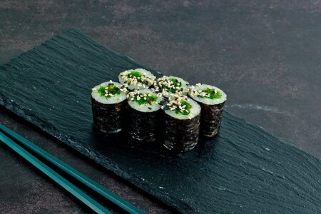 Ролл с чукой