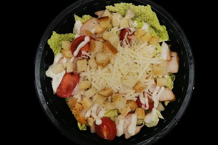 Салат Цезарь с курицей