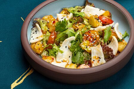 Салат с кальмаром