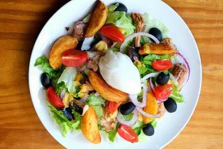 Салат с картофелем и тунцом