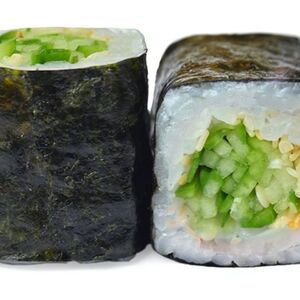 Классический ролл с огурцом