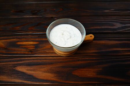 Сметана с чесноком