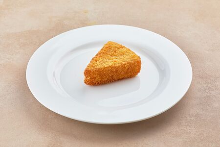 Жареный сулугуни в сухарях