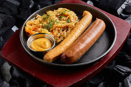 Колбаски с капустой по-немецки