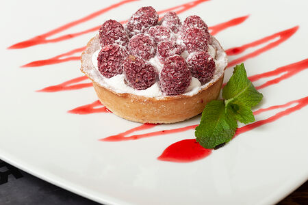 Малиновая тарталетка