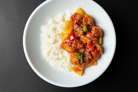 Курица с ананасами