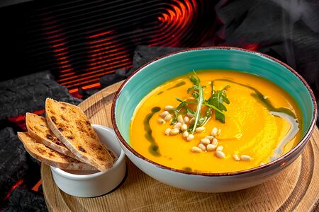 Крем-суп из тыквы с утиной грудкой и кедровым орехом