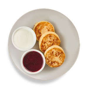 Сырники со сметаной и джемом