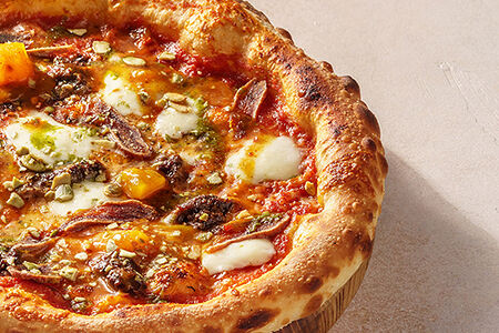 Пицца С говядиной и хурмой