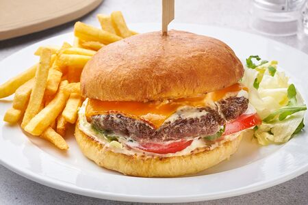 Бургер с говядиной