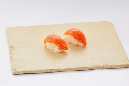 Нигири с лососем