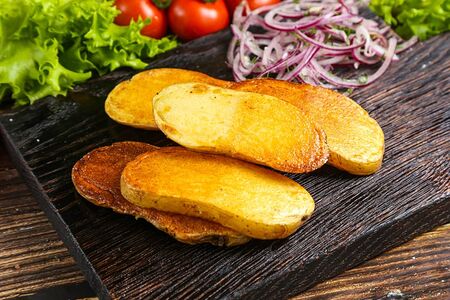 Картофель, запеченный на мангале