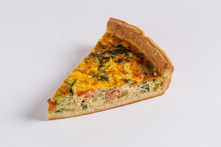 Киш с красной рыбой