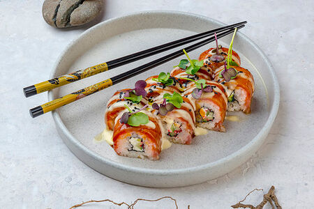 Опаленный ролл Филадельфия с тунцом