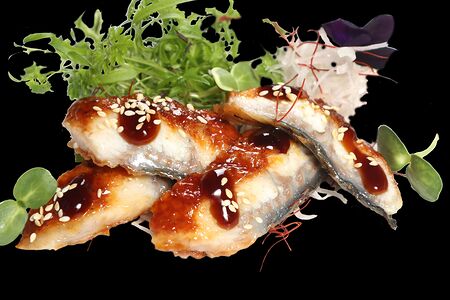 Сашими угорь