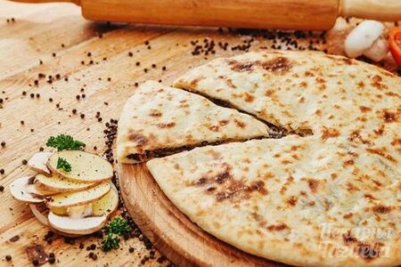 Осетинский пирог с картофелем и грибами