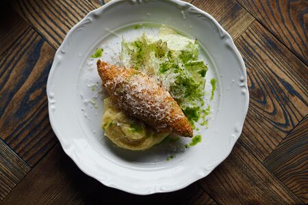 Котлета по-волгоградски из петуха с грибами