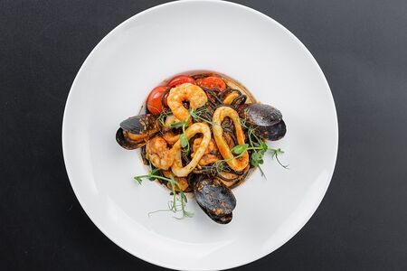 Нери с морепродуктами