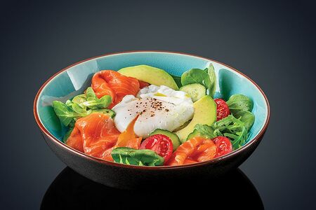 Салат со слабосоленым лососем