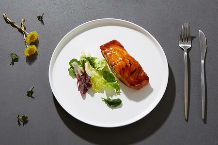 Стейк лосось с соусом терияки