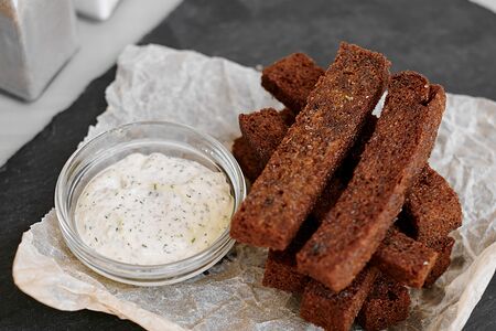 Гренки чесночные