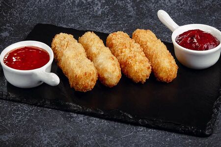 Палочки из сыра моцарелла