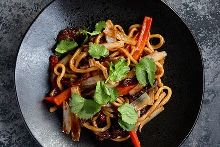 Вок с мраморной говядиной