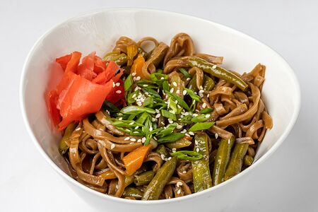 Удон гречневый с овощами