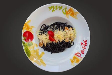 Паста чёрная с курицей